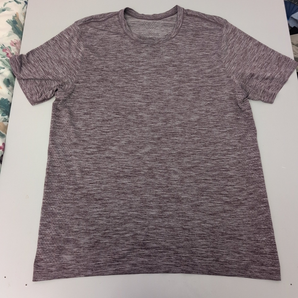 lululemon athletica Men's Heathered Burgundy Vent Tee